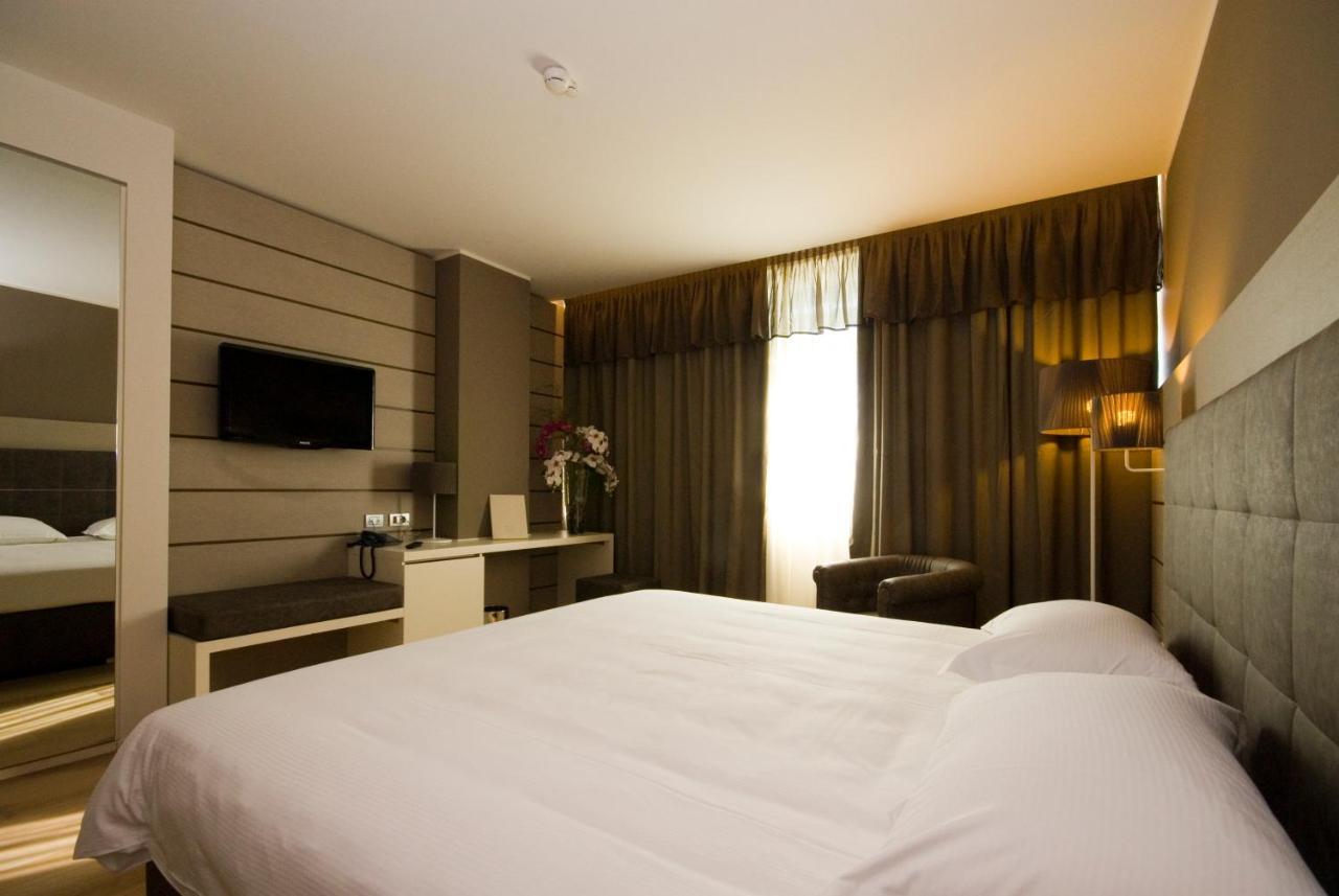 Hotel Glamour Басано дел Грапа Екстериор снимка