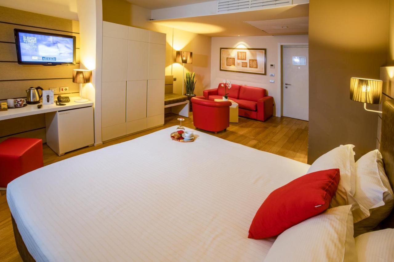 Hotel Glamour Басано дел Грапа Екстериор снимка