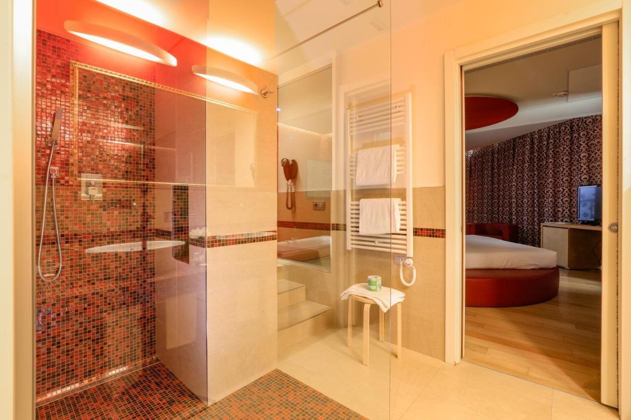 Hotel Glamour Басано дел Грапа Екстериор снимка