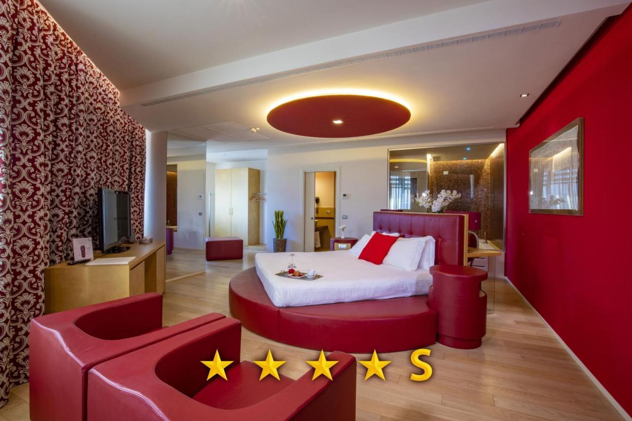Hotel Glamour Басано дел Грапа Екстериор снимка
