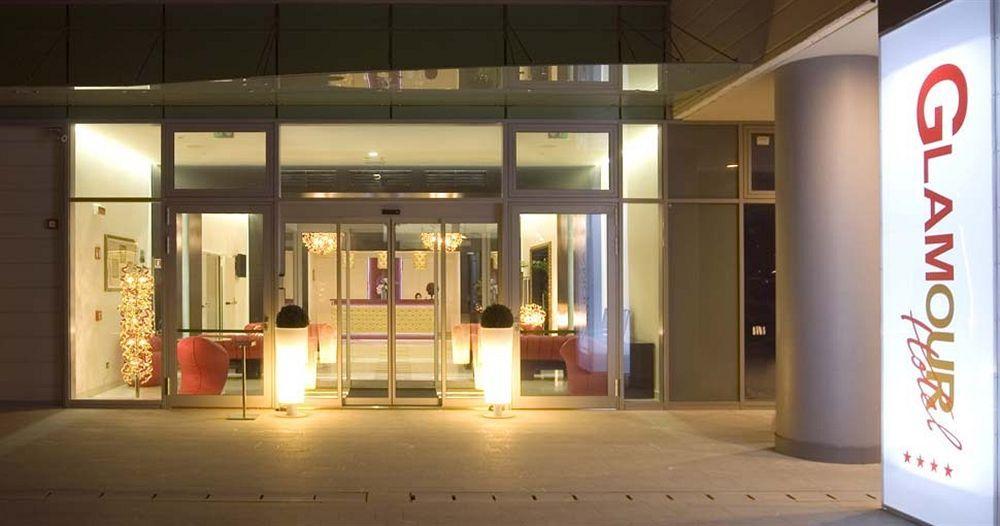 Hotel Glamour Басано дел Грапа Екстериор снимка