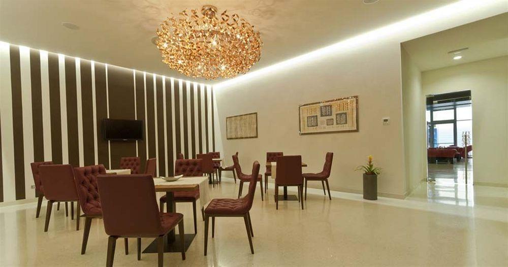 Hotel Glamour Басано дел Грапа Екстериор снимка
