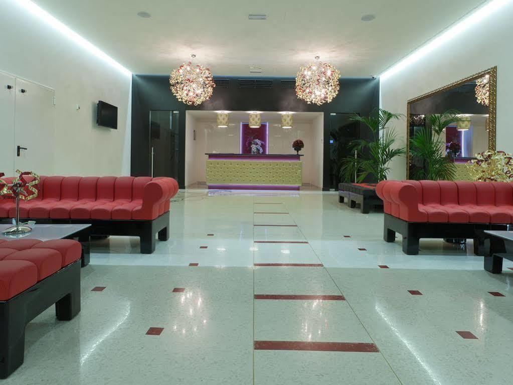 Hotel Glamour Басано дел Грапа Екстериор снимка